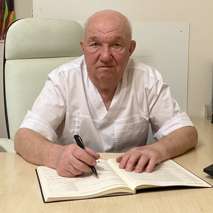 КОХНЮК МИХАИЛ ЯКИМОВИЧ, массажист